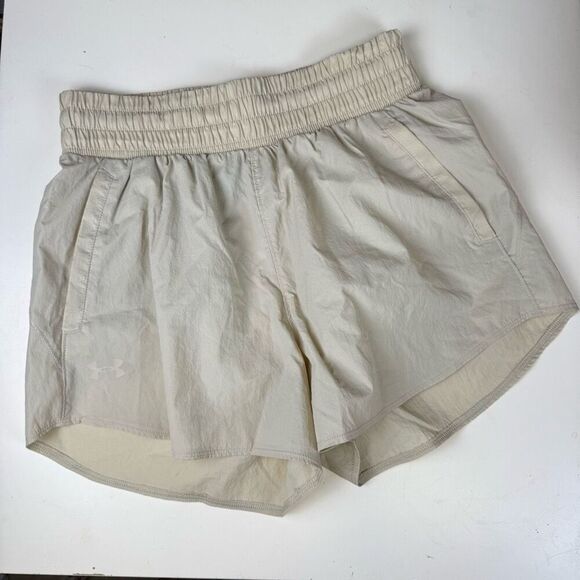 Under Armour Women's size XS White High Waisted Athletic Mini Shorts Running - Picture 1 of 10
